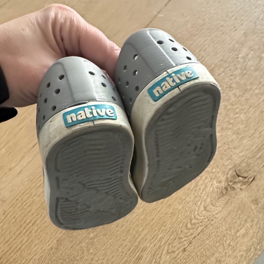 Native Gray Water Shoes for Kids - Picture 2 of 2